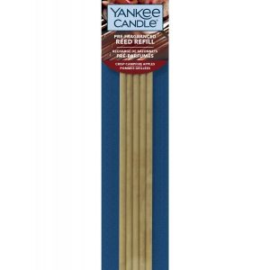 Yankee Candle Pre-Fragran.Reed Crisp Campfire Apples filling into the diffuser 5x stébla